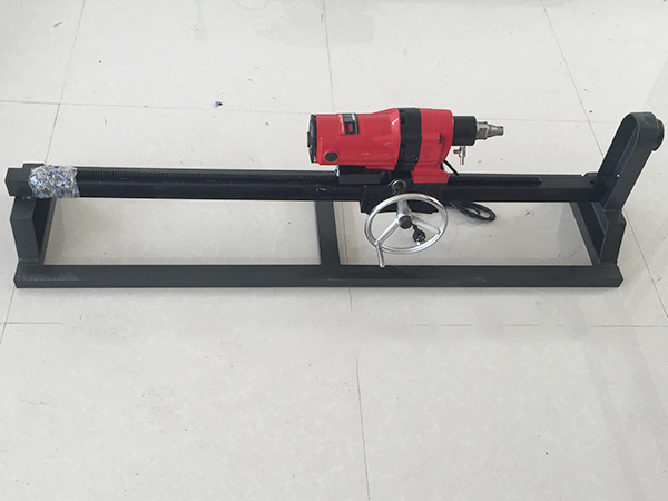 下水道鉆孔機(jī)怎么打孔？鉆孔機(jī)粉塵太大怎么樣解決？