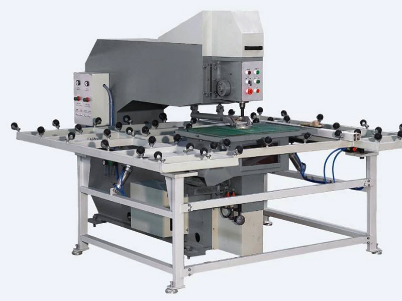 玻璃鉆孔機(jī)怎么對(duì)齊上下鉆頭？注意事項(xiàng)